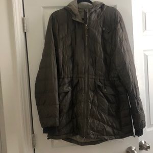 Athleta women’s goose down lightweight jacket